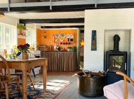 Idyllic Timbered Home In Lovely Lolland Setting, hotel v destinaci Vester Ulslev