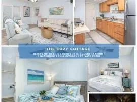 Cozy Cottage Pool Home close to Beaches