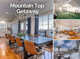 Mountain Top Getaway With A Hot Tub