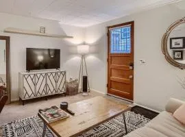 Guest Suite In West Denver With A Full KItchen