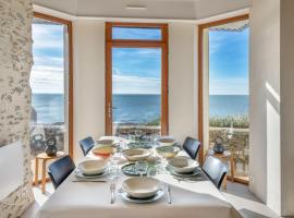 Vue mer, 30m de la plage, 5 adultes 1 enfant, hotel i Préfailles