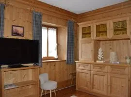 Apartment with three bedrooms and garden in Chiave