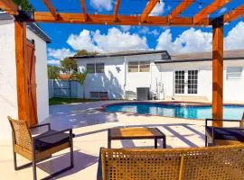 Hard Rock Villa Pool, Game Room & Beach Fun