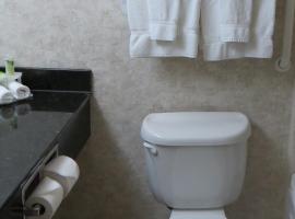 Holiday Inn Express Hotel & Suites Picayune by IHG, hotelli kohteessa Picayune