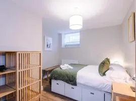 Stylish City Centre Apartment!