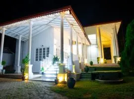 The Heavens Bungalow Katunayake