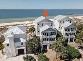 Stunning Beach Front-Private Heated Pool & Beach