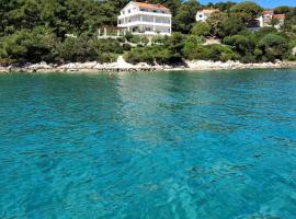 Seafront Apartment Complex in Rab, hotel v destinaci Kampor