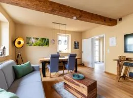 2 BR Apartment mit Parkplatz