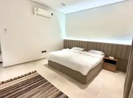 NOOR iNN , Prime Location, SelfEntry
