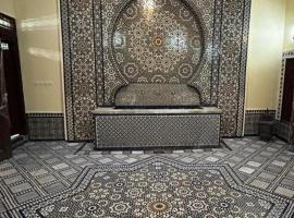 Dar Na, villa em Station Bab Ftouh