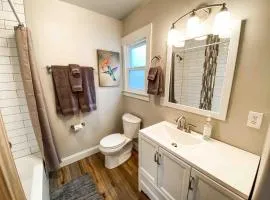 Adorable Guest Suite_central_trendy neighborhood