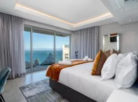 Luxury Surfer's Corner Suite with Ocean Views