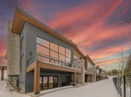Modern Ski-InandOut Home in Brian Head with Deck