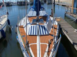 Sailboat Anand, barco em Lisboa