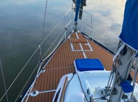 Charming Sailboat, barco em Lisboa