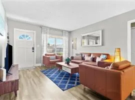 Relaxing Pool Home for Family Getaway Close to Tampa Zoo, Busch Gardens, Restaurants and Shopping!