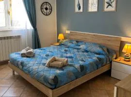 Un passo dal Mare - 50m from the Sea, with Garden, AC & WiFi