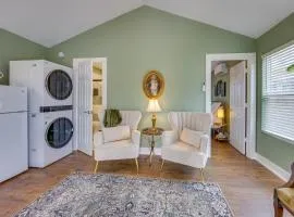 Walk to Museums Art Deco Cottage in Jefferson