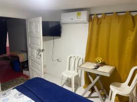 Habitación independiente cerca al mar., hôtel à Puerto Salgar