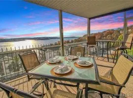 Gourgeous lake views, amazing susets, on main channel