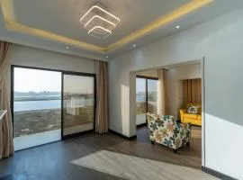 Luxurious 320m2 BalconyView Nile