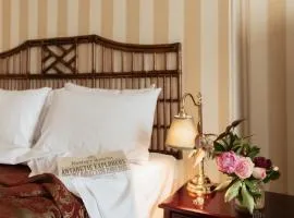 Hadley's Orient Hotel