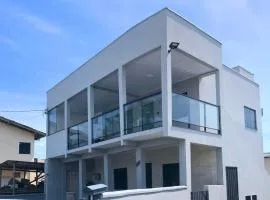 Loft’s -260m da Praia- C/ AR -Tv filmes e Series