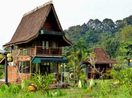 Villa Paviliun by Santosa Stable & Resort，位于Gunungpati的酒店