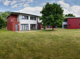 Basiskulturfabrik Öko-Hotel, Hotel in Neustrelitz