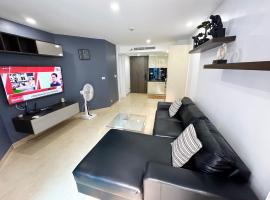 Large luxury condo - Pattaya City Centre - Centara Avenue, Pool View - 217, acomoda&ccedil;&atilde;o em condom&iacute;nio em Pattaya Central