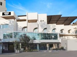 Palette by CheckIn Country Club Surat, hotel ramah hewan peliharaan di Surat