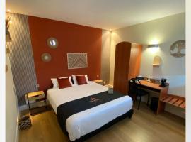 LOGIS Hôtel - Les Paturelles, hotel v destinaci Avesnelles
