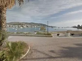 Home by the Sea in Porto Rafti
