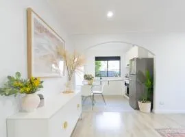 Entire Charming Periodic Victorian House in Prime Brunswick Location