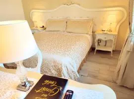 Alloggio Turistico GIULIETTA e Romeo - INTERO APPARTAMENTO - Villafranca di Verona, Zimmer, Holiday Rooms