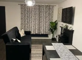 Newly Refurbished Home fit for to 7 family members, Groups, Contractors Centre of Bradley Stoke