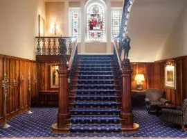 Exeter Rougemont Station Experience By Palette Resorts