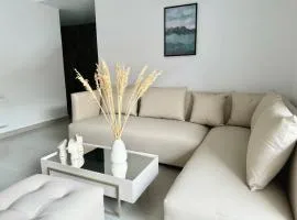 Elegant, pool, 2 bedroom, gym