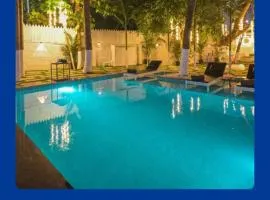 EKOSTAY Gold - Driftwood Villa