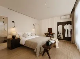 Dali Mountainside Hotel