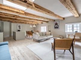 Stylish loft in the heart of CPH, hotel de playa en Copenhague