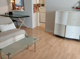 COZY Apt BY THE SEA AT VOULIAGMENI