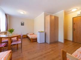 Sława Family Resort Pokoje, hotel u gradu Lubiatów