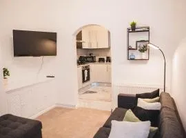 Warm & Cosy Home Away From Home