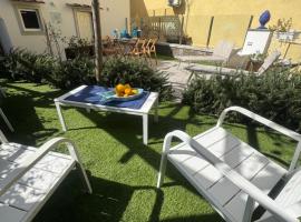 MARILISE - La maison blue private garden & terrace