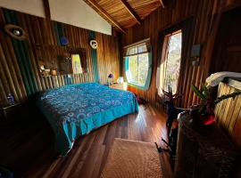 Artistic house in a coffee plantation, hotel v destinaci Tajo Alto