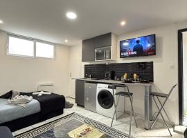 SUPERBE STUDIO PROCHE PARIs, hotel en Choisy-le-Roi