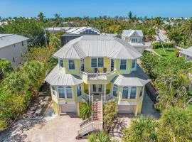 Walk to Beach PoolHot Tub Game Room Captiva 5BDR Coco Mango by AvantStay