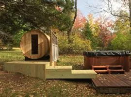 1894 Catskills Farmhouse Retreat